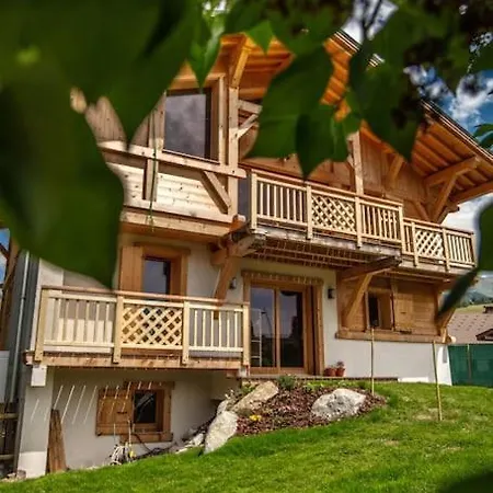 Dans Chalet, Coeur De Apartment