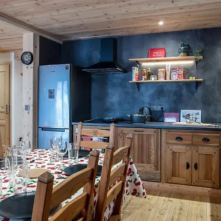 Dans Chalet, Coeur De Megève